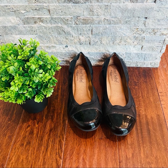 Josef Seibel european comfort shoe/black shiny toe - Picture 1 of 9